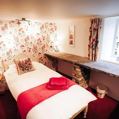 Beckside 21 Miles To Windermere